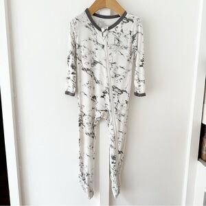 KYTE BABY marble zippered footie